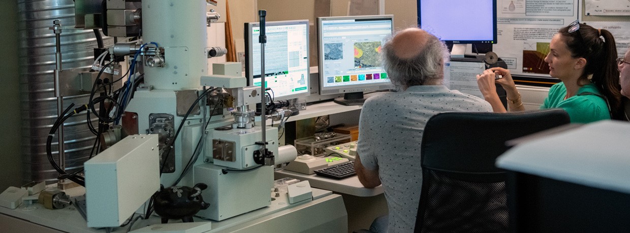 Analyse au Microscope Électronique à Balayage à l’Institut des Matériaux de Nantes.